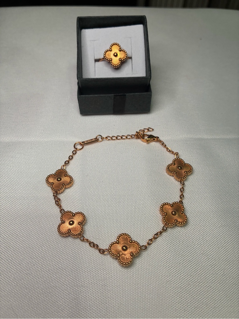 Vintage Y2K Style 18K Gold Toned Clover Motif Bracelet & Ring Set - Picture 1 of 3